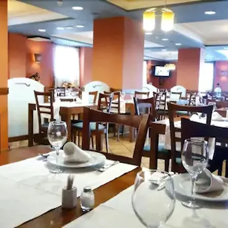 Hotel Restaurante El Tollo 3*