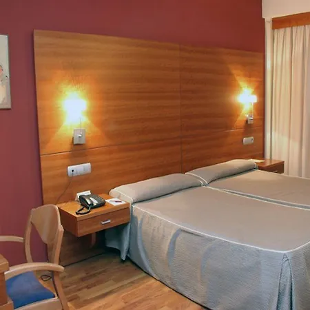 فندق Restaurante El Tollo 3*